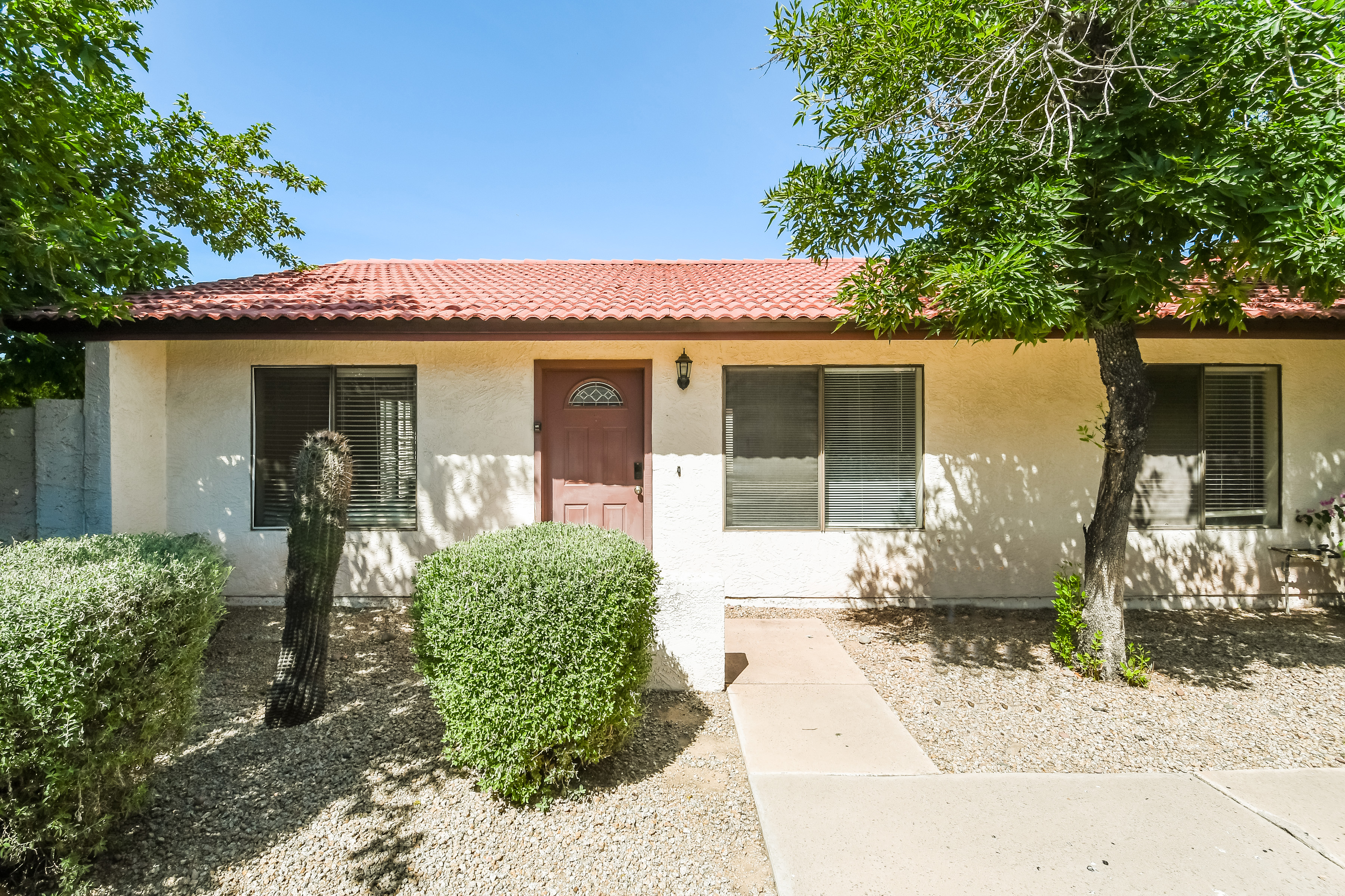 2833 E Beck Lane Unit 4 Phoenix, AZ 85032